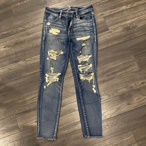 American Eagle Ripped High Waisted Jegging (6R)